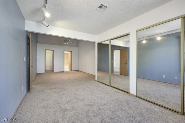 Building Photo - 5240 Las Cruces Dr