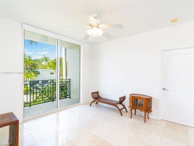 Building Photo - 2 br, 2.5 bath Condo - 400 Hendricks Isle ...