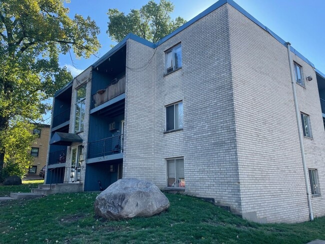 Interior Photo - York Ave Apartments
