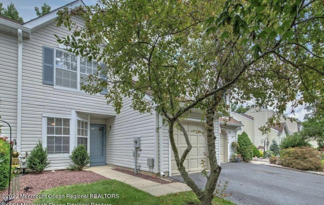 Foto principal - 246 Century Way