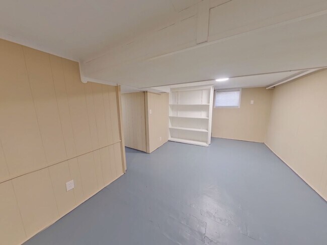 Foto del edificio - 2BR | All Bills Paid | Near College Hill Area