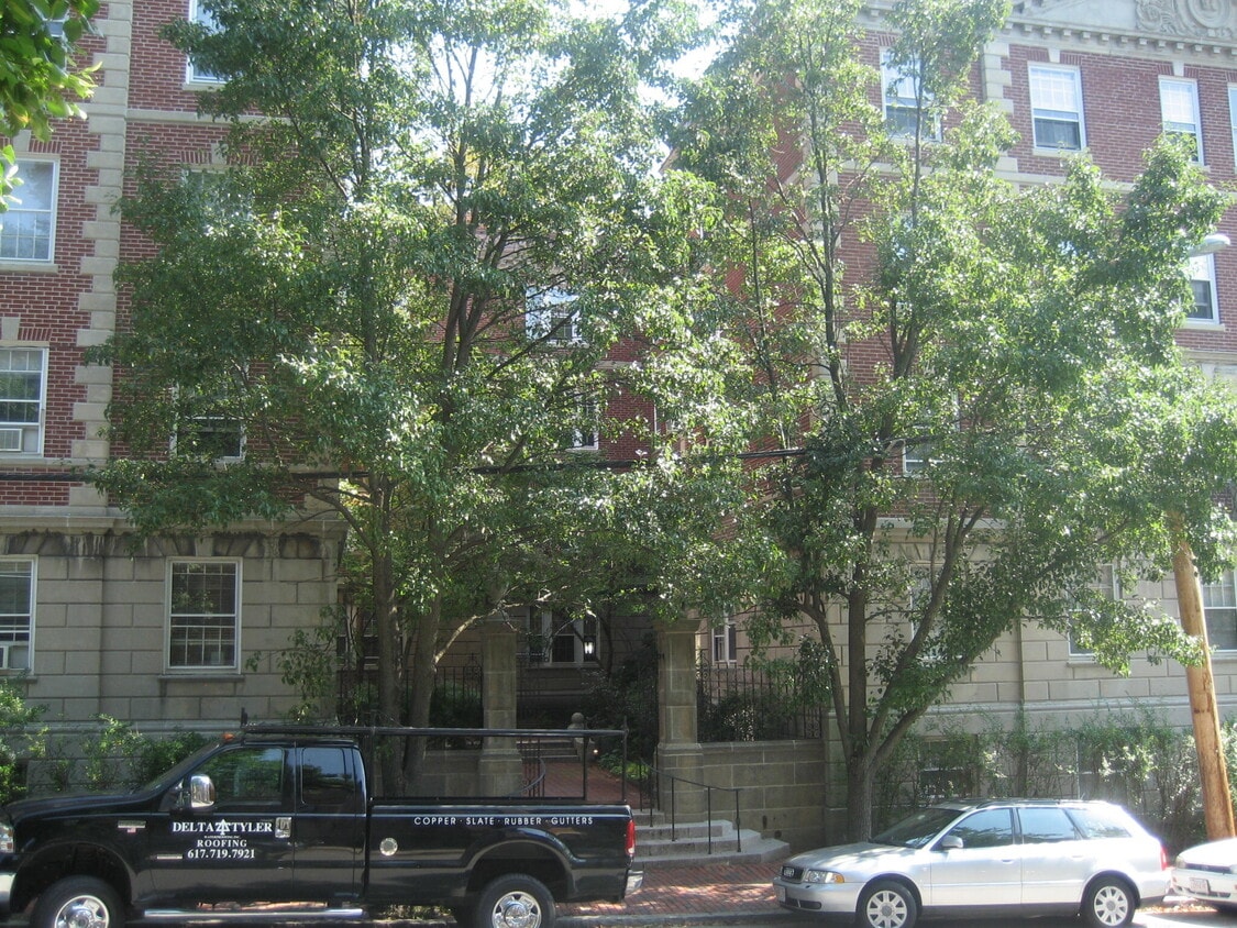 Primary Photo - 4 Washington Ave
