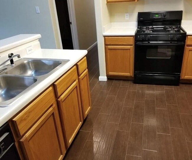 Building Photo - 2801 Southampton Way