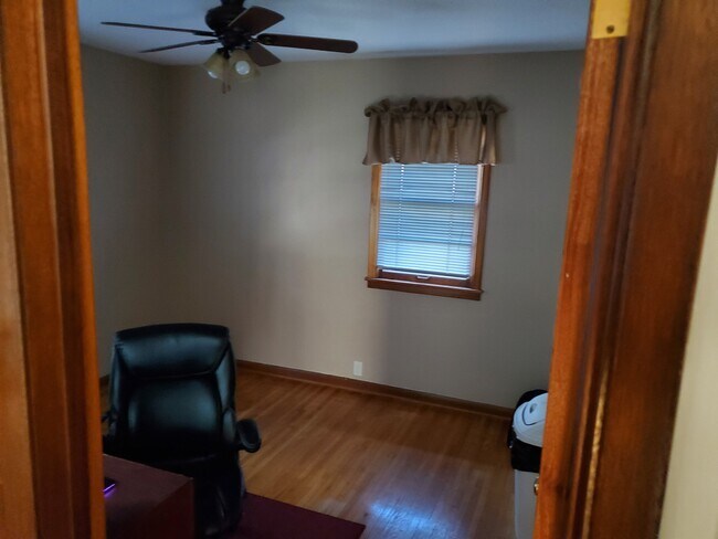 Available Room #2 - 516 1st St SW