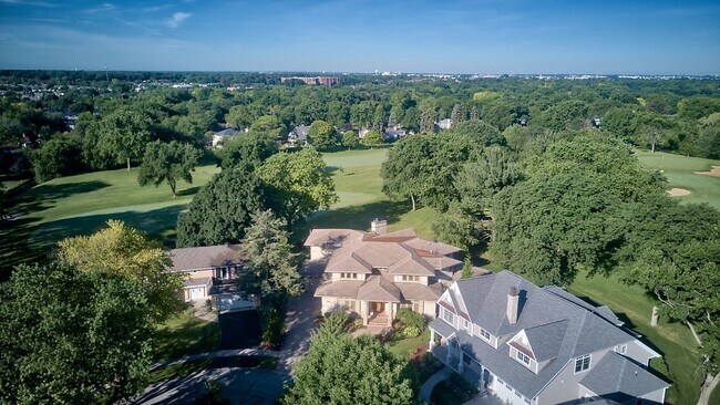Foto del edificio - 625 Bowling Green Ct