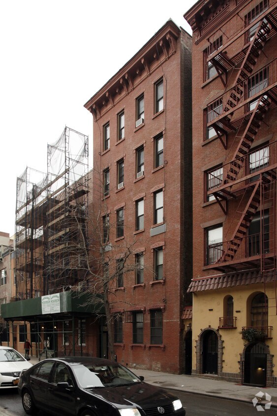Primary Photo - 13 Cornelia St