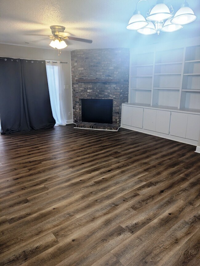 Foto del edificio - 3503 Christopher Dr NW