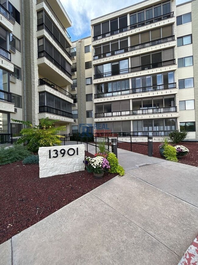 Photo - 13901 E Marina Dr Apartment