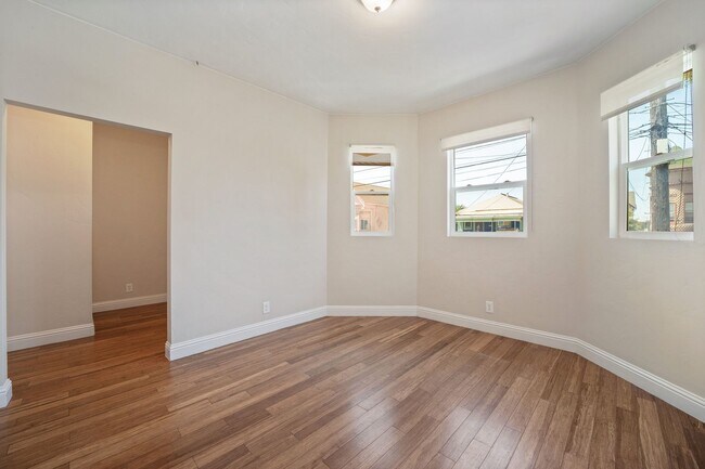 Upstairs Family Room - 840 34th Ave