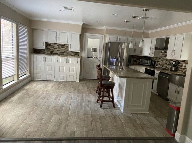 Foto del edificio - 6018 Elkwood Forest Dr