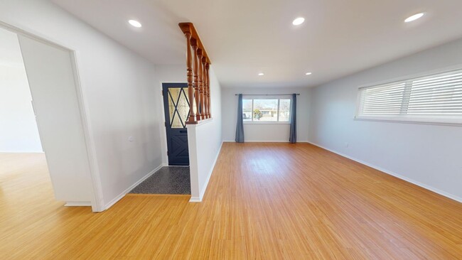 Building Photo - 1102 E Ave J5