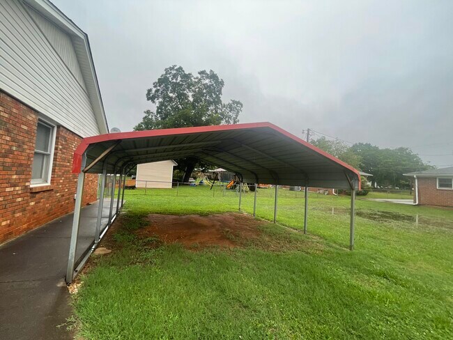 Car port - 2656 Fairforest Clevedale Rd