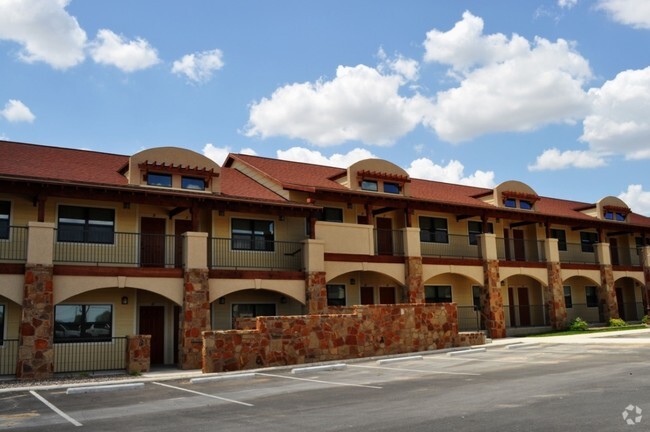 Building Photo - Energy Lodge Carrizo Springs