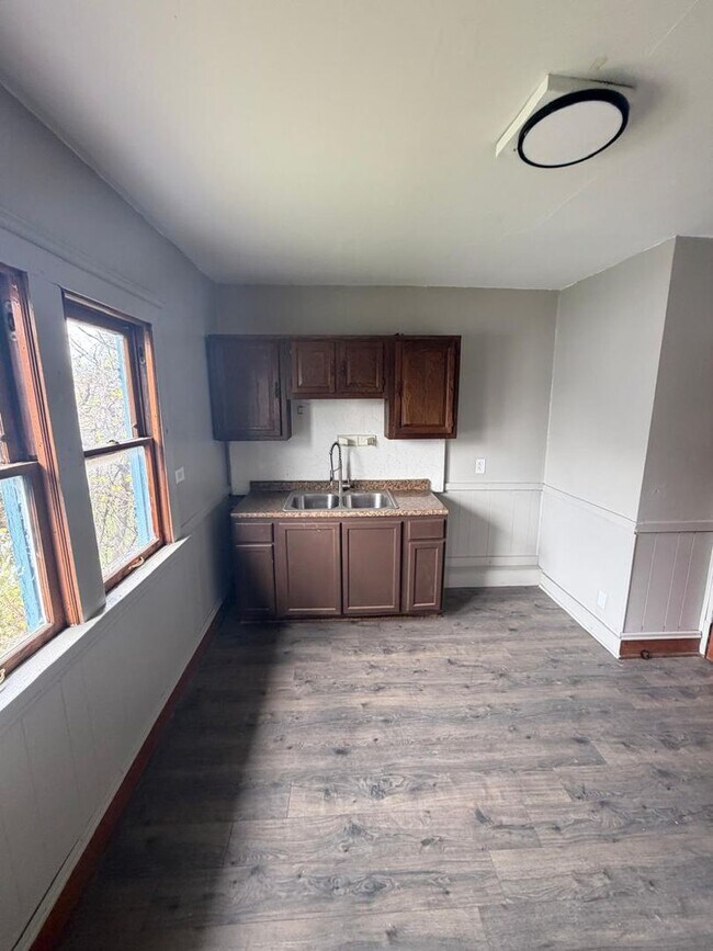 Foto del edificio - 9529 Mt Auburn Ave