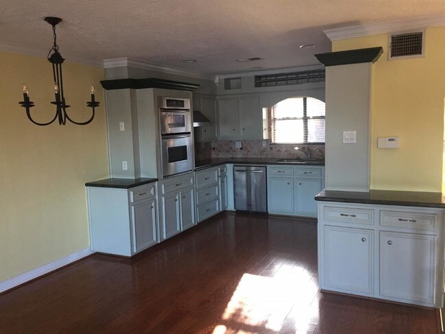 Building Photo - 2318 Crows Nest Dr