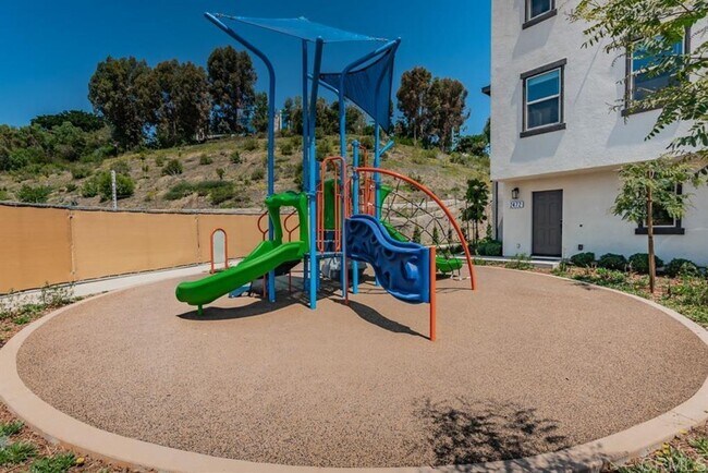 Foto del edificio - SMART Townhome 3bd 3ba Gated Community
