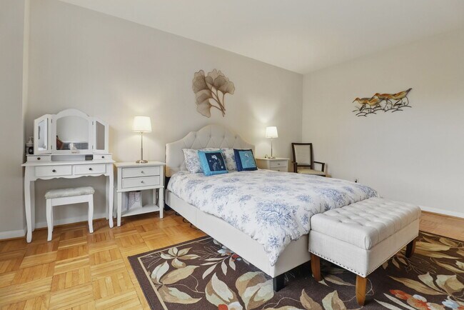 Foto del edificio - 2500 Q St NW