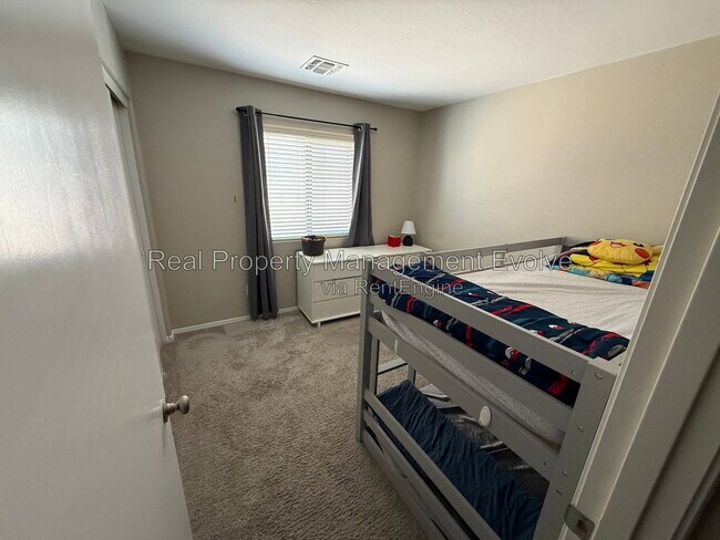 Building Photo - 7105 S 251st Dr