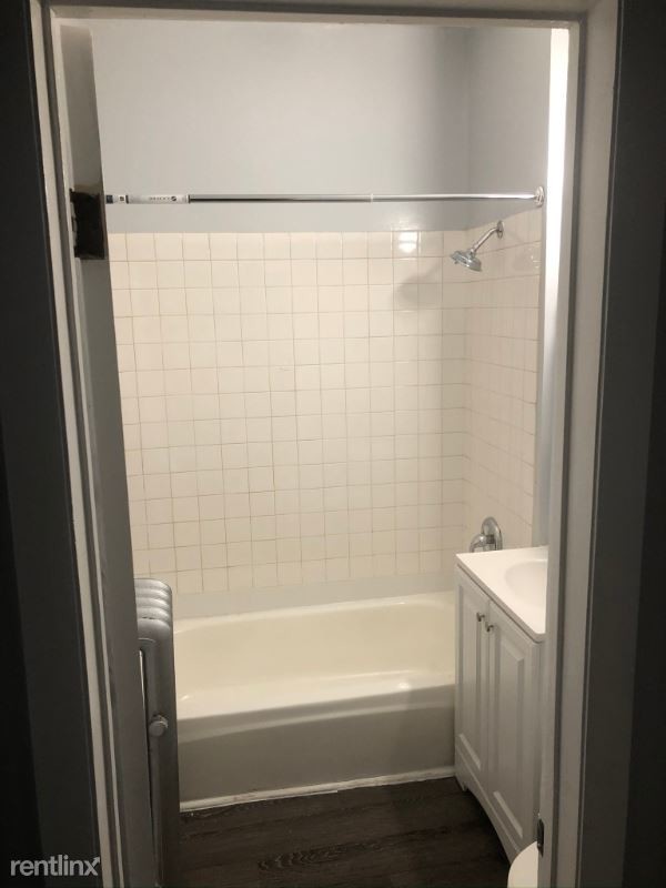 Building Photo - 2 br, 1 bath Apartment - 2475 E 74th Pl