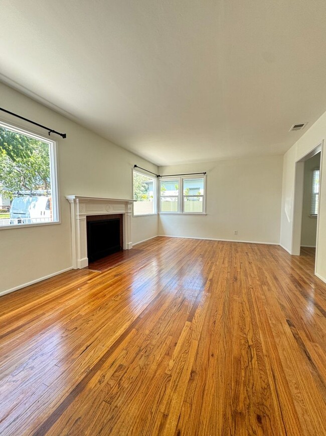 Building Photo - 12556 Everglade St