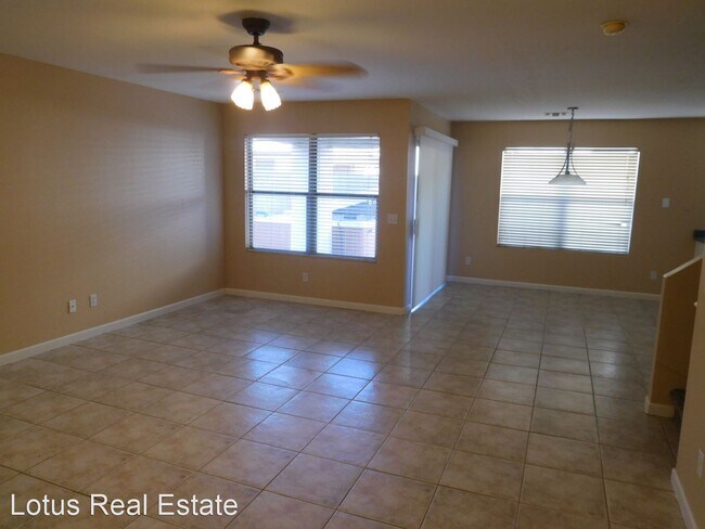 Building Photo - 3 br, 2.5 bath House - 1529 S Halsted Dr.