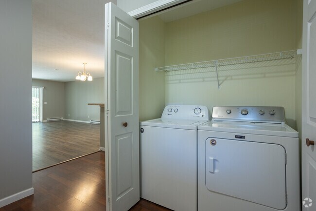 3 habitaciones, 2 baños - 1280 pies cuadrados - Lavandería - Terrace Bluff Condominiums