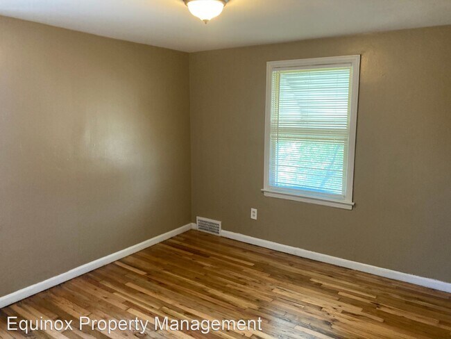 Building Photo - 3 br, 1.5 bath House - 15513 Stricker