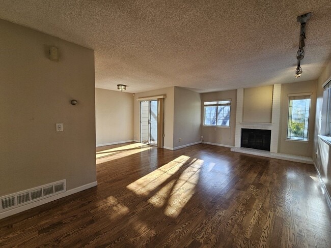 Photo - 1470 S Quebec Way Townhome