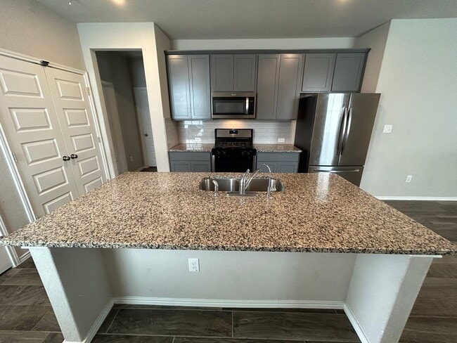 Building Photo - Beautiful Single-Story Home with Covered Patio & Fenced Yard!