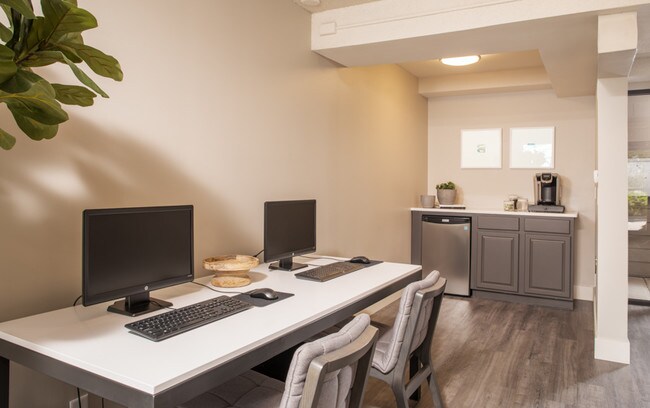 Bentley By Broadmoor Apartments Omaha Ne Apartments Com