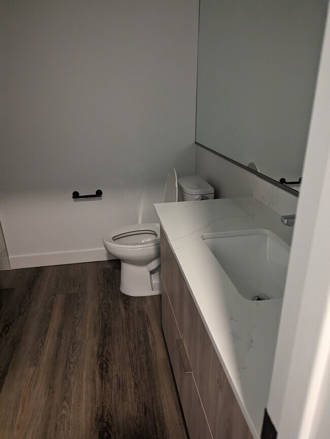 Foto del edificio - 4800 N Marine Dr