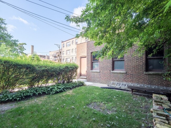 Foto del edificio - 7372 N Winchester Ave