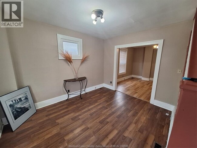 Building Photo - 3219 Linwood Pl