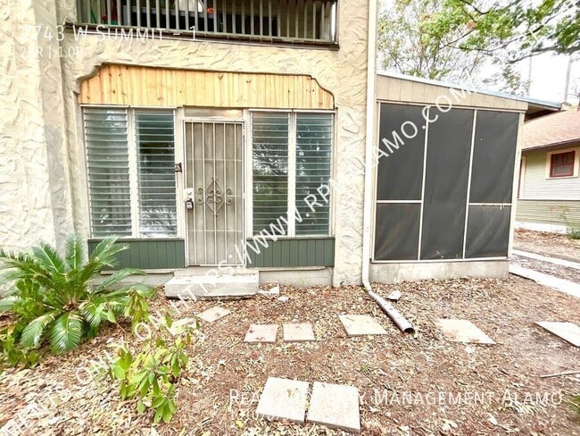 Foto del edificio - 1743 W Summit-1