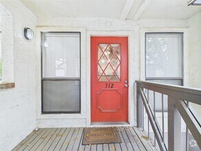 Building Photo - 806 W 24th St