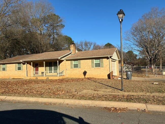 Building Photo - Chef's Kitchen! Large Home on Corner Lot with Spacious Fenced Yard