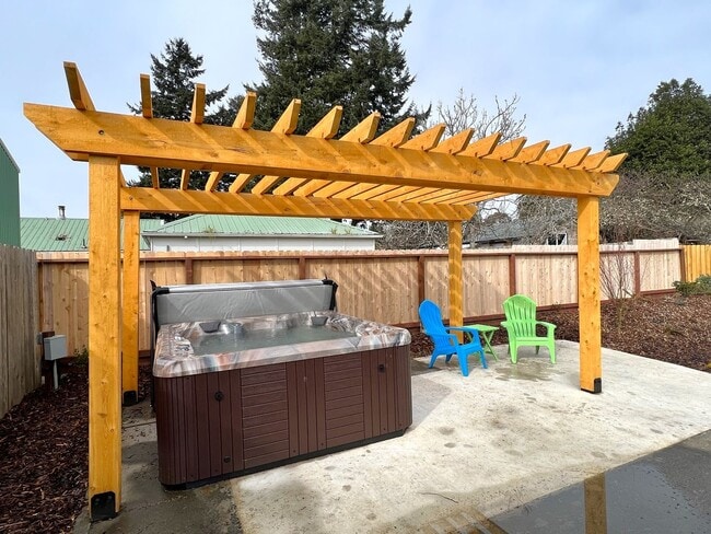 Building Photo - 307 Del Norte Ln