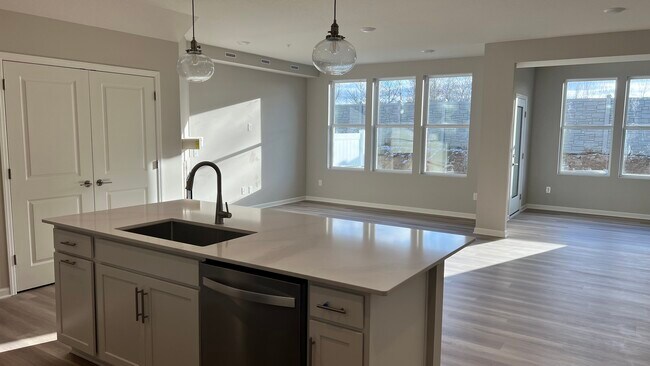 Building Photo - 4881 Avery Ct