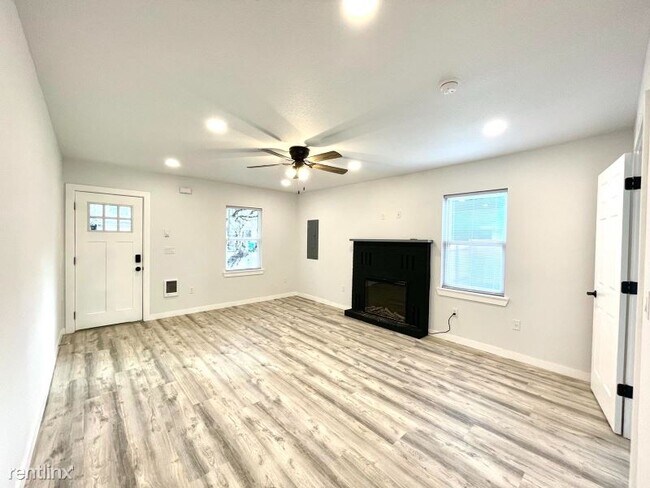 Building Photo - 2 br, 1 bath House - 1323 NE 118th Ave
