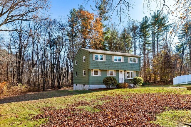 Foto del edificio - 12 Hickory Ln