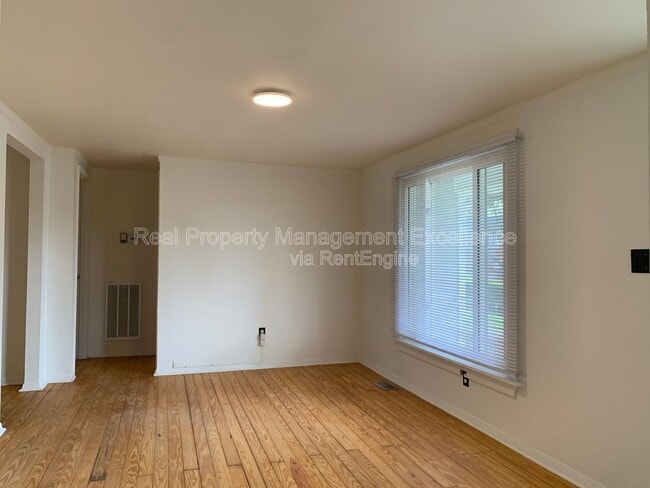 Foto del edificio - 410 W Watson St