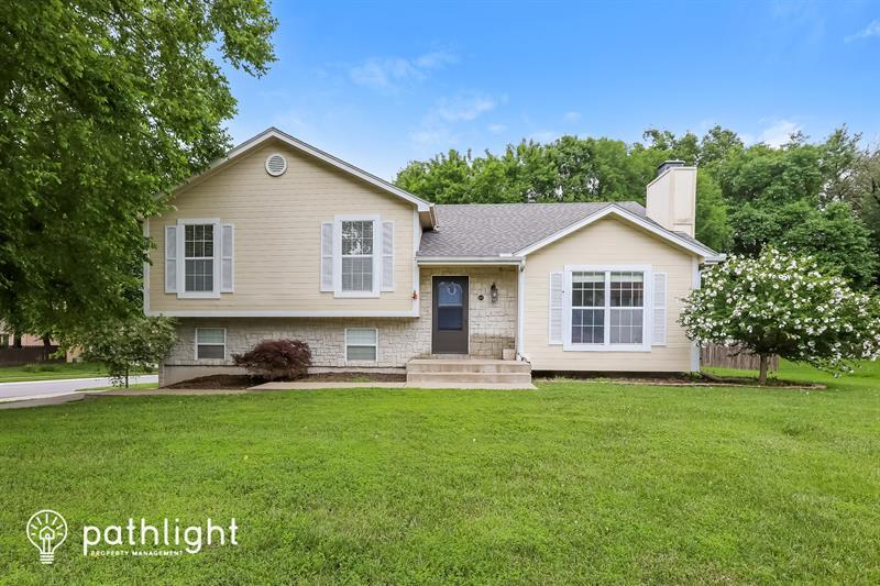Foto principal - 448 SE Ashton Dr