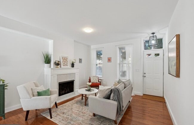Building Photo - 616 S Bambrey St