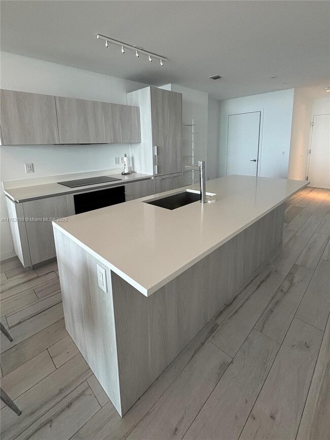 Foto del edificio - 480 NE 31st St