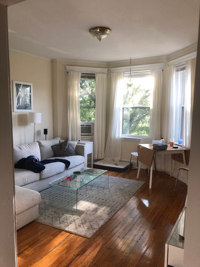 Building Photo - 378 Riverway