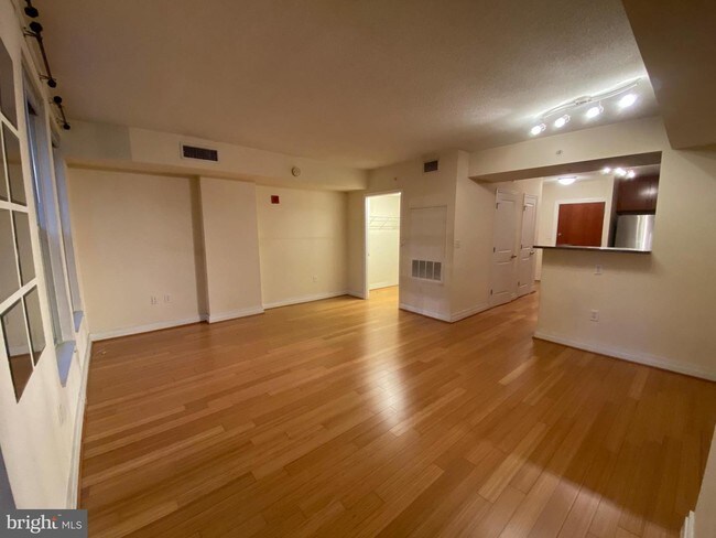 Foto del edificio - 915 E St NW