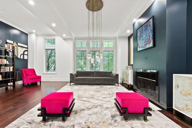 Building Photo - 428 W Huron St