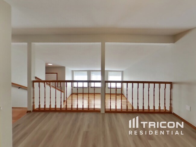 Foto del edificio - 835 S 76th St