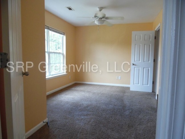 Building Photo - Downtown GVL 3bed 2bath Town Home