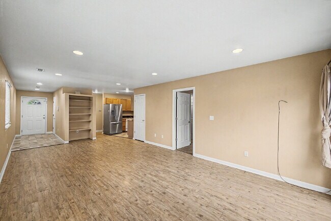 Foto del edificio - 2073 W Hillside Ave